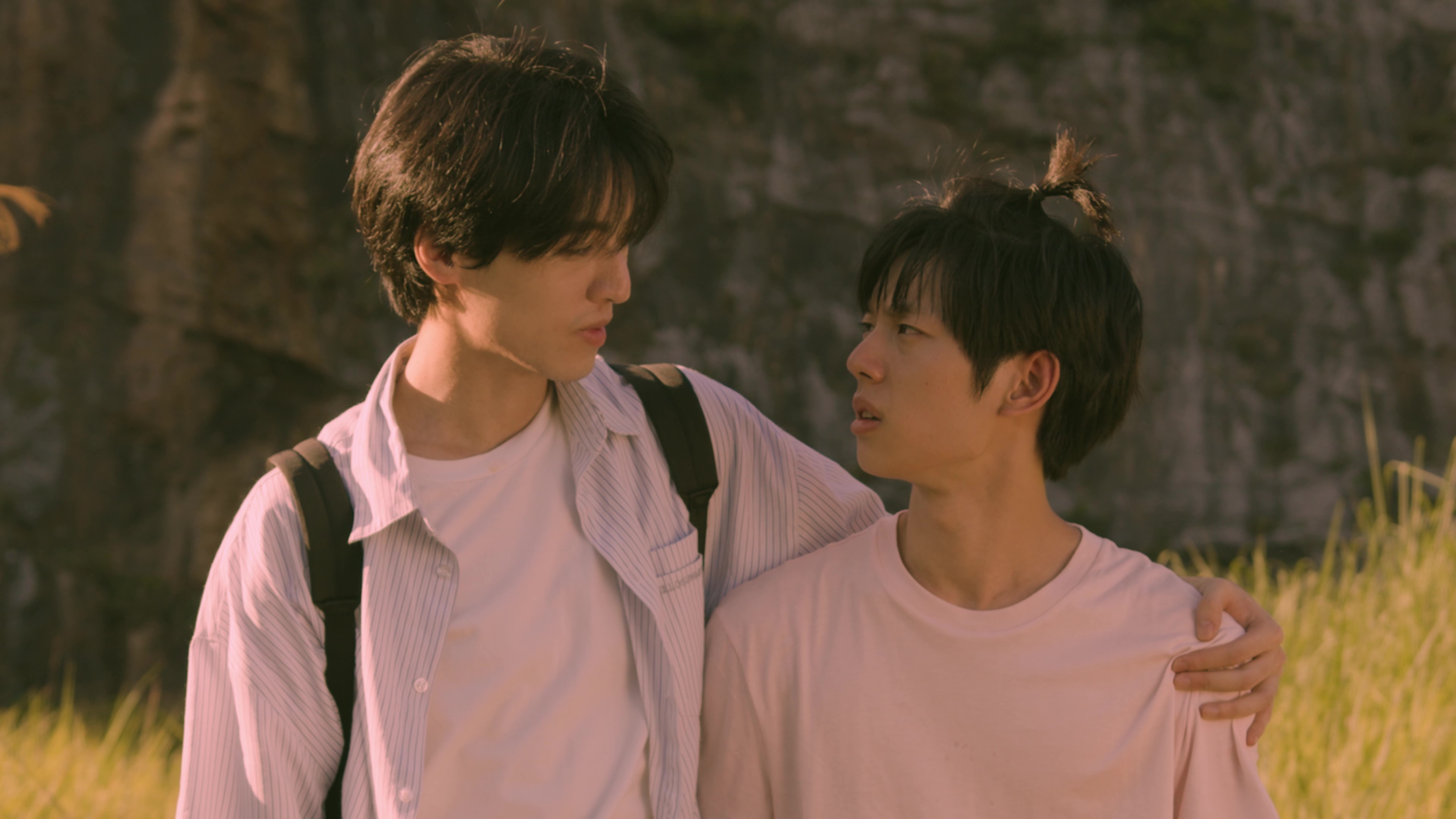 这个夏天結束前倔强少年沉靖宇被一个神祕的七夕占卜魔法搞得心烦不宁